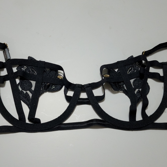 🆕️VS VERY SEXY Strappy Embroidered Open Cup Balconette Bra Size 36B - Picture 13 of 16